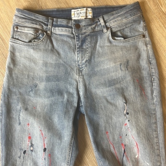 Sik Silk Bust Knee Riot Denim Jeans in Light Blue. Size Medium - Picture 3 of 12